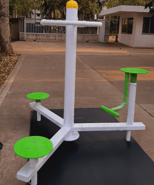 DOUBLE STANDING SINGLE SEATING TWISTER