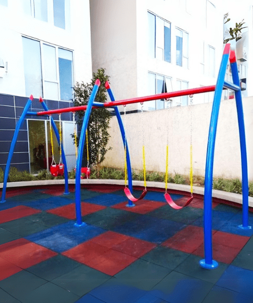 FOUR SEATER PREMIUM SWING