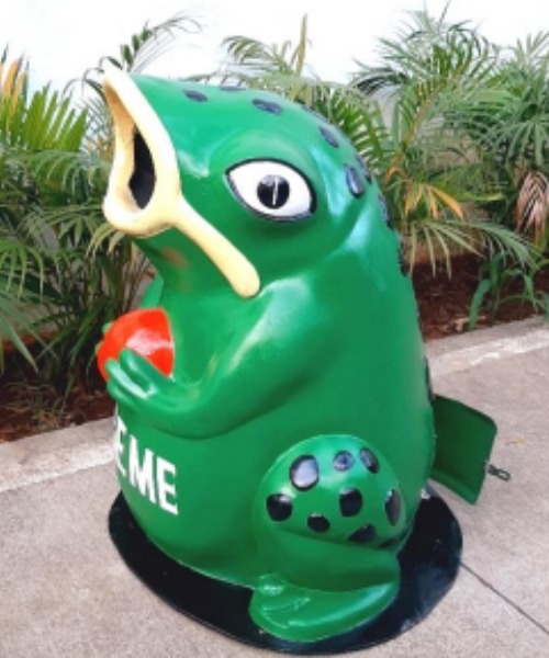 FROG DUST BIN (3 FEET )