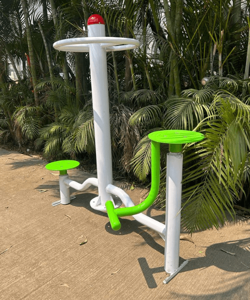 STANDING SEATING TWISTER